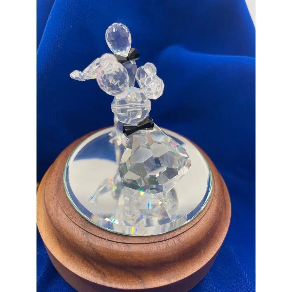 Swarovski Crystals  Wedding Couple Figurine Music Box Anniversary Waltz